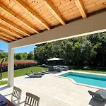 Sveti Kirin Villa *